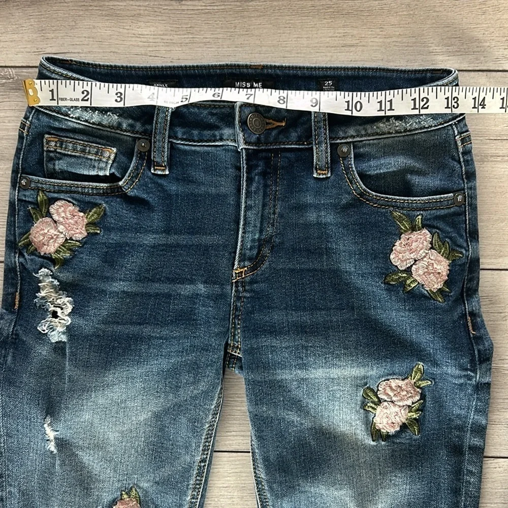 Miss Me ankle skinny jeans size 25 embroidered roses floral